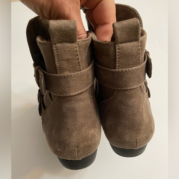 Rampage Ram-Bidelia ankle boots, brown, women’s size 8M, adjustable strap - Picture 10 of 11